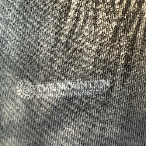 'The Mountain' Grey Wolf Tee (~M)