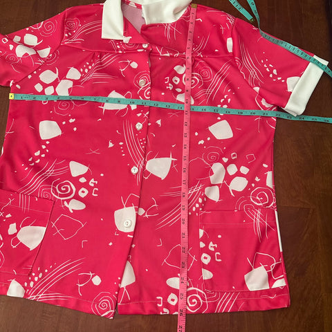 Vintage 70s Pink Novelty Patterned Polyester Button-Up ('L')